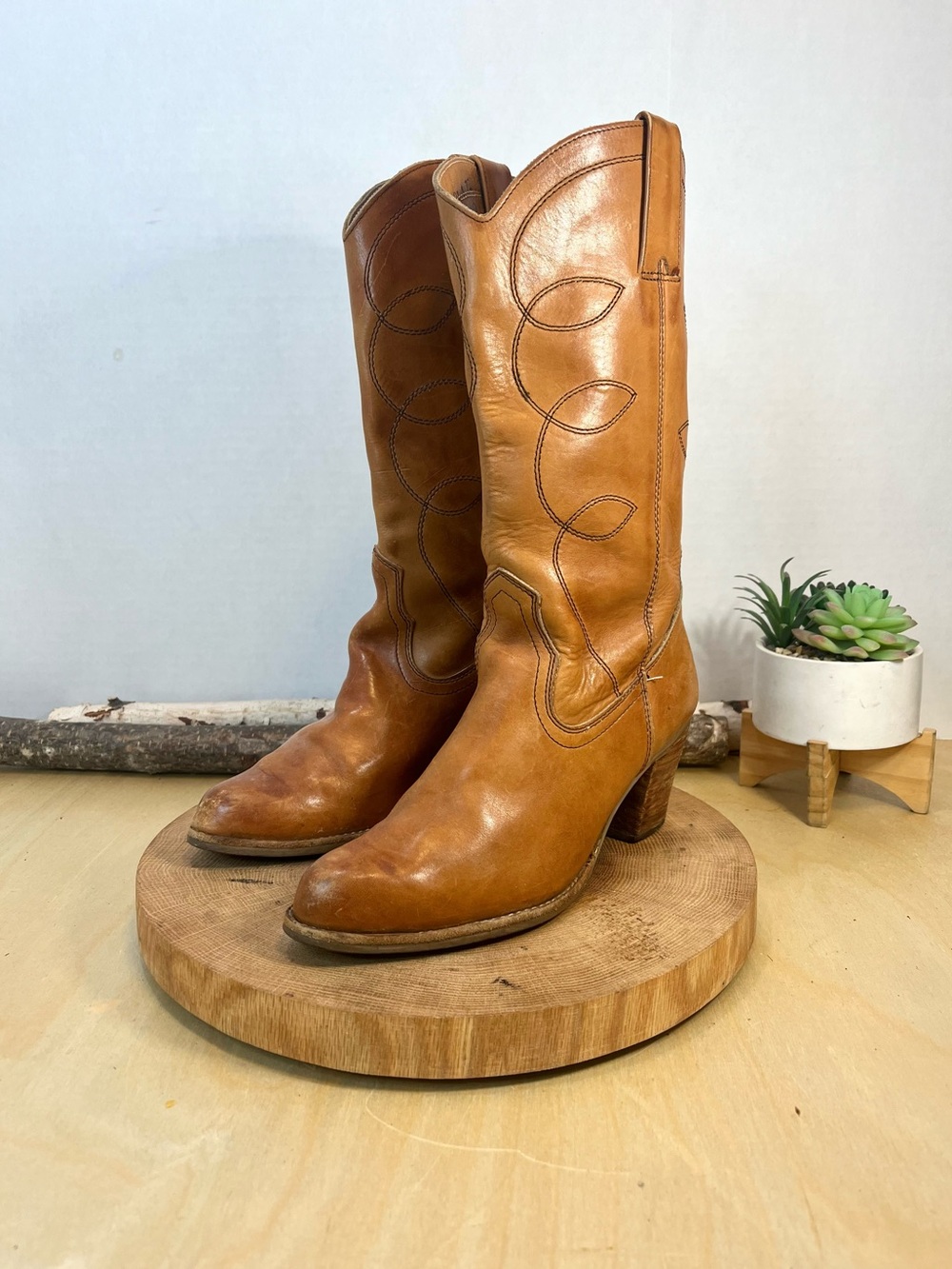 Vintage Western Heeled Leather Boots - Cognac Brown, Size 7.5